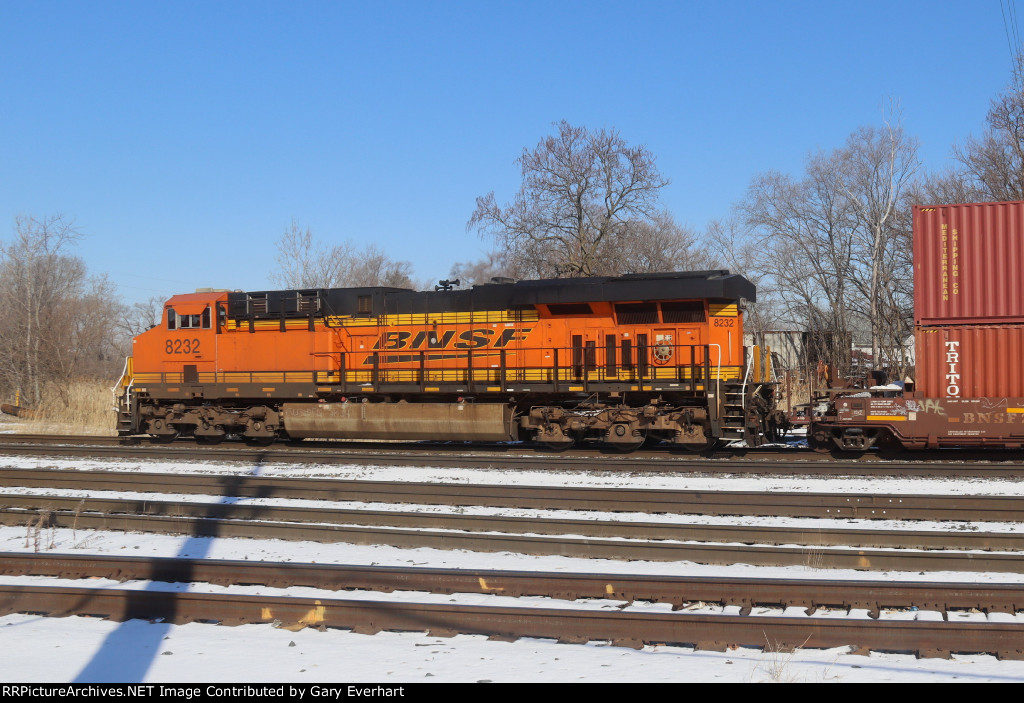 BNSF ES44C4 #8232 - Rear distributed power unit